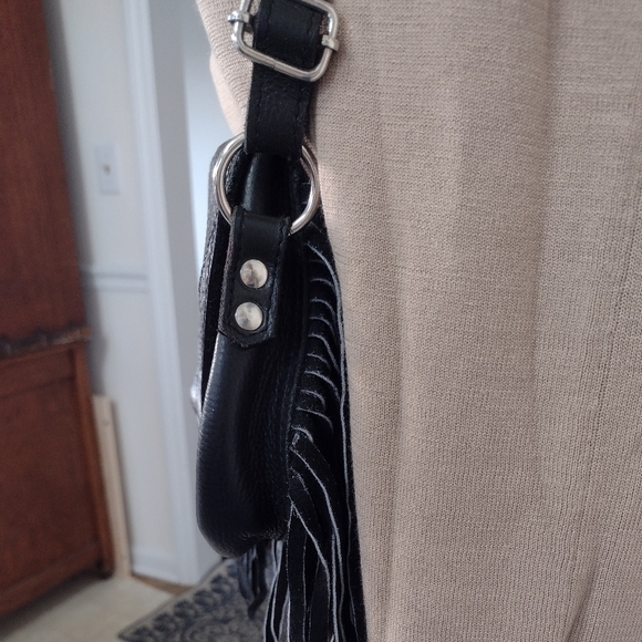 Black, 100% Leather, Cross Over, Fringe, Flap, Magnetic Closure, Silver Hardware - Picture 10 of 12
